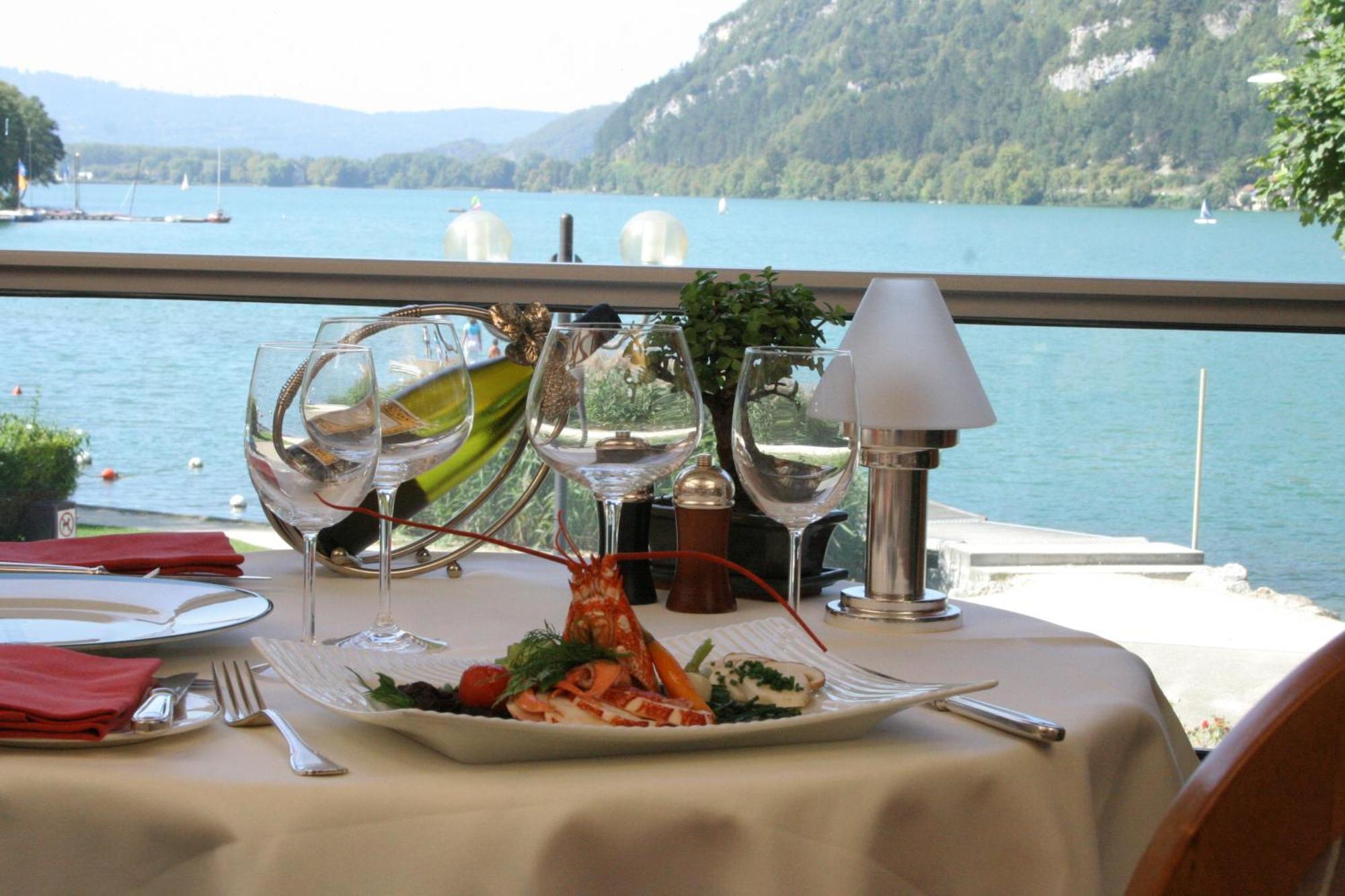 Hotel-Restaurant De L'Embarcadere Нантюа Экстерьер фото