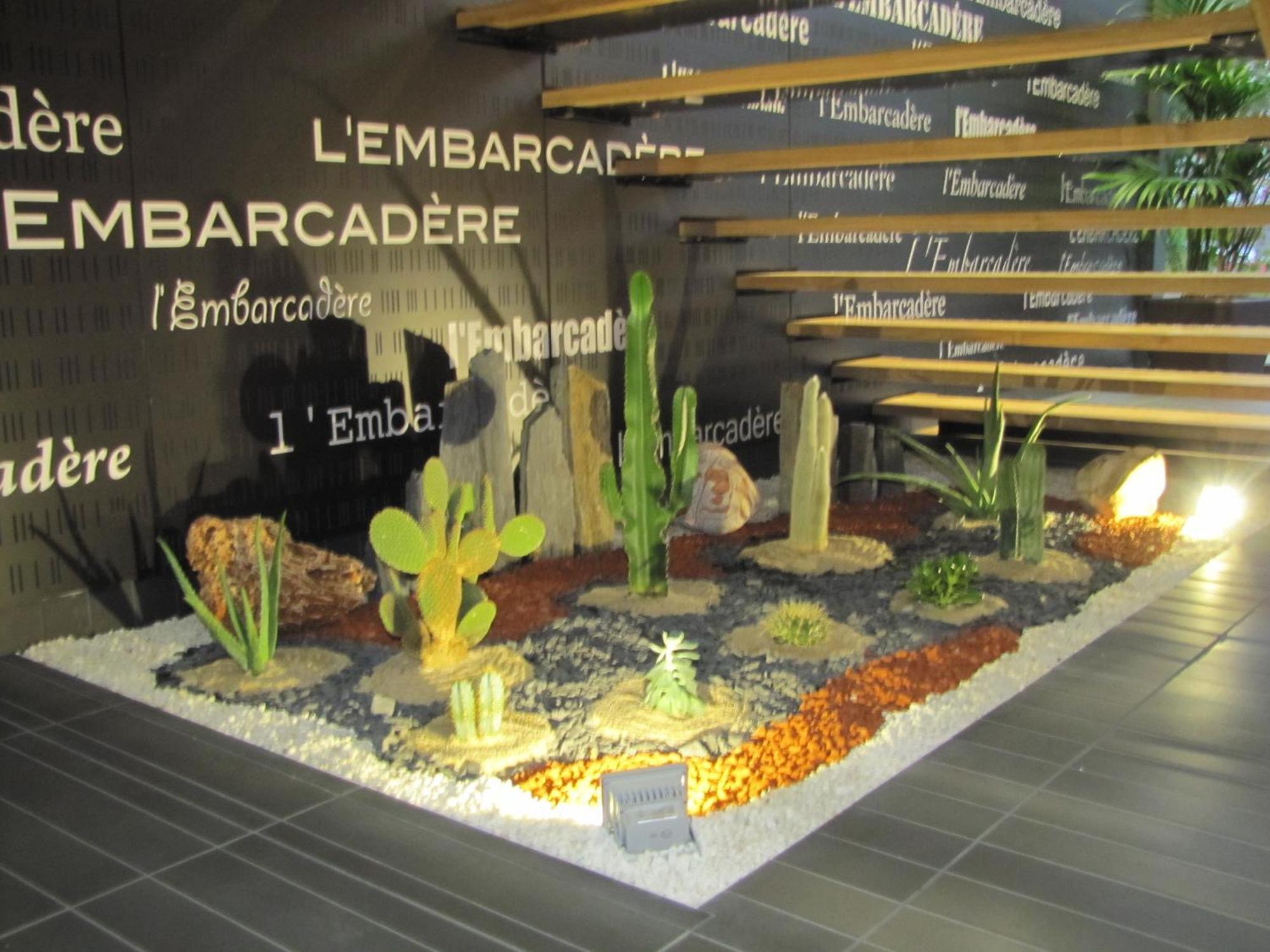 Hotel-Restaurant De L'Embarcadere Нантюа Экстерьер фото