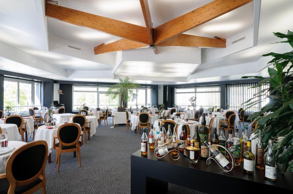 Hotel-Restaurant De L'Embarcadere Нантюа Экстерьер фото